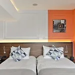 Handwritten Collection-bucharest Unirii Square Hotel Bucarest