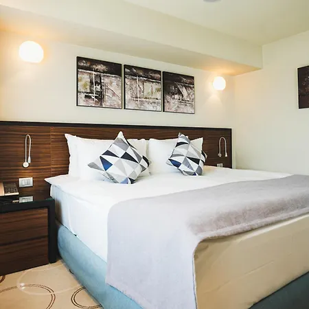 Unirii Square - Handwritten Collection Hotel 4*