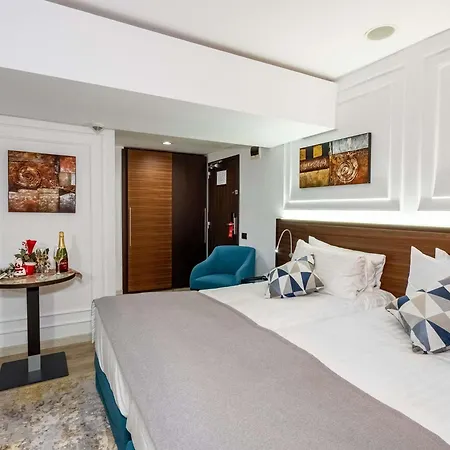 فندق Unirii Square - Handwritten Collection 4*