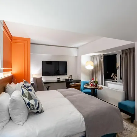 Unirii Square - Handwritten Collection