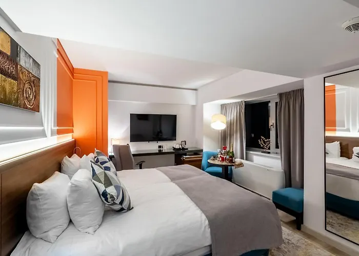 Unirii Square - Handwritten Collection